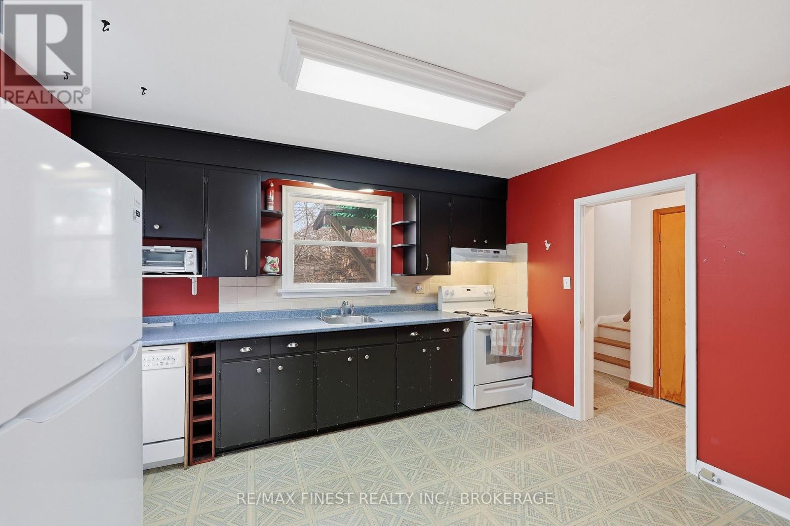 78 HATTER STREET - 10