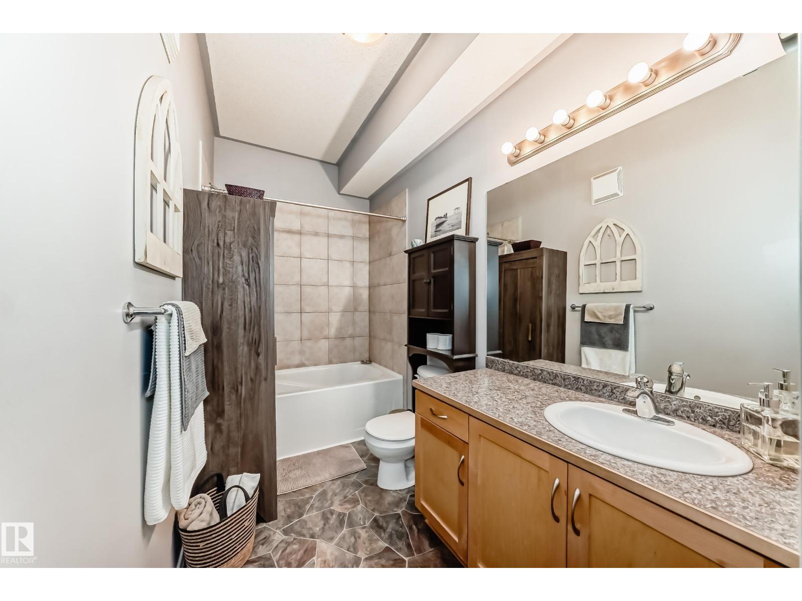 #350 4827 104A ST NW - 19