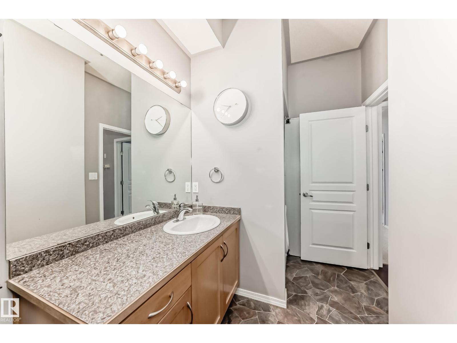 #350 4827 104A ST NW - 20