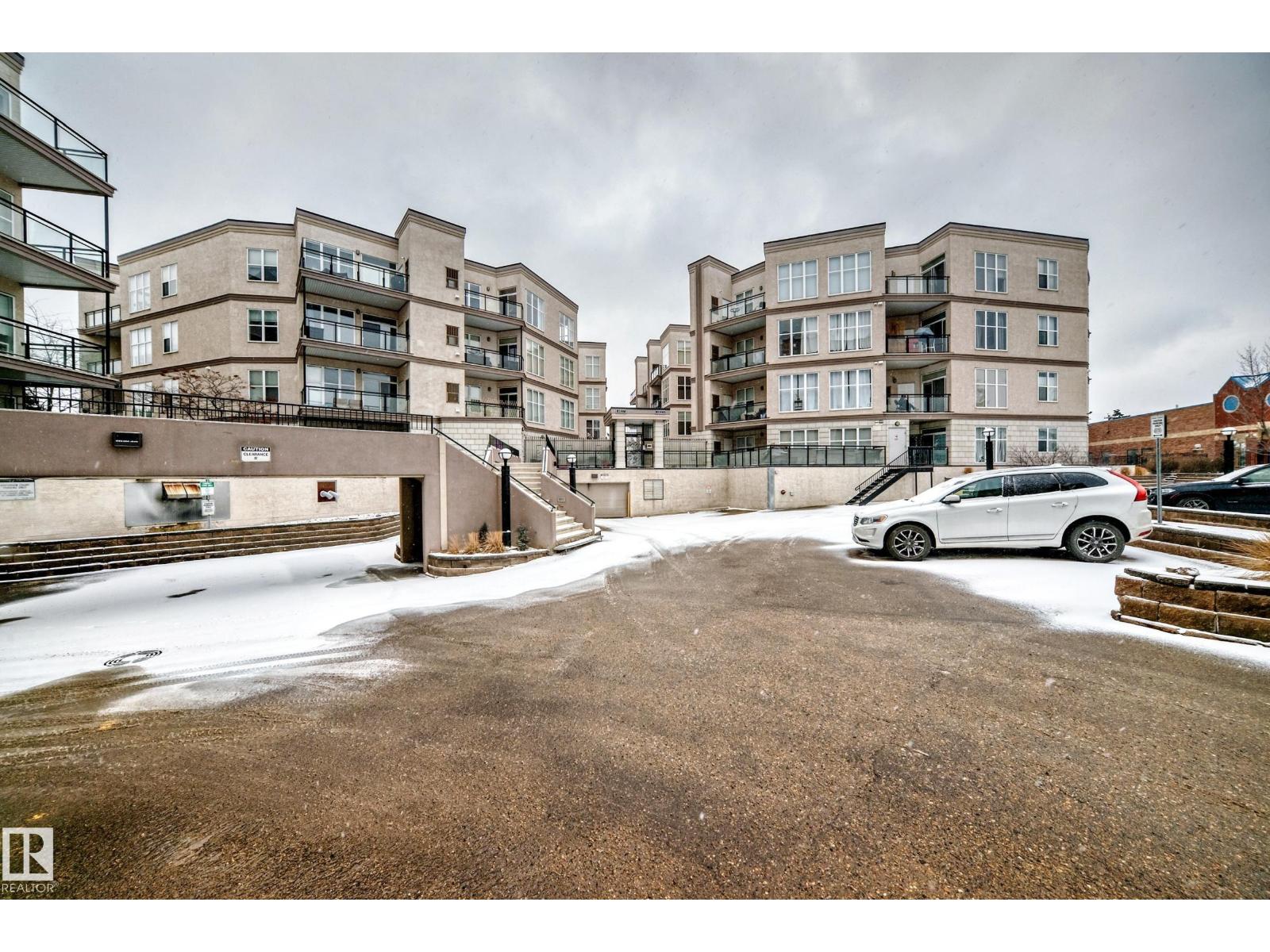 #350 4827 104A ST NW - 31