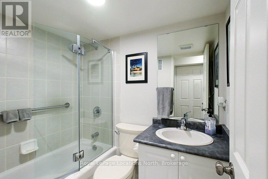 2 ROYALTON LANE - 31