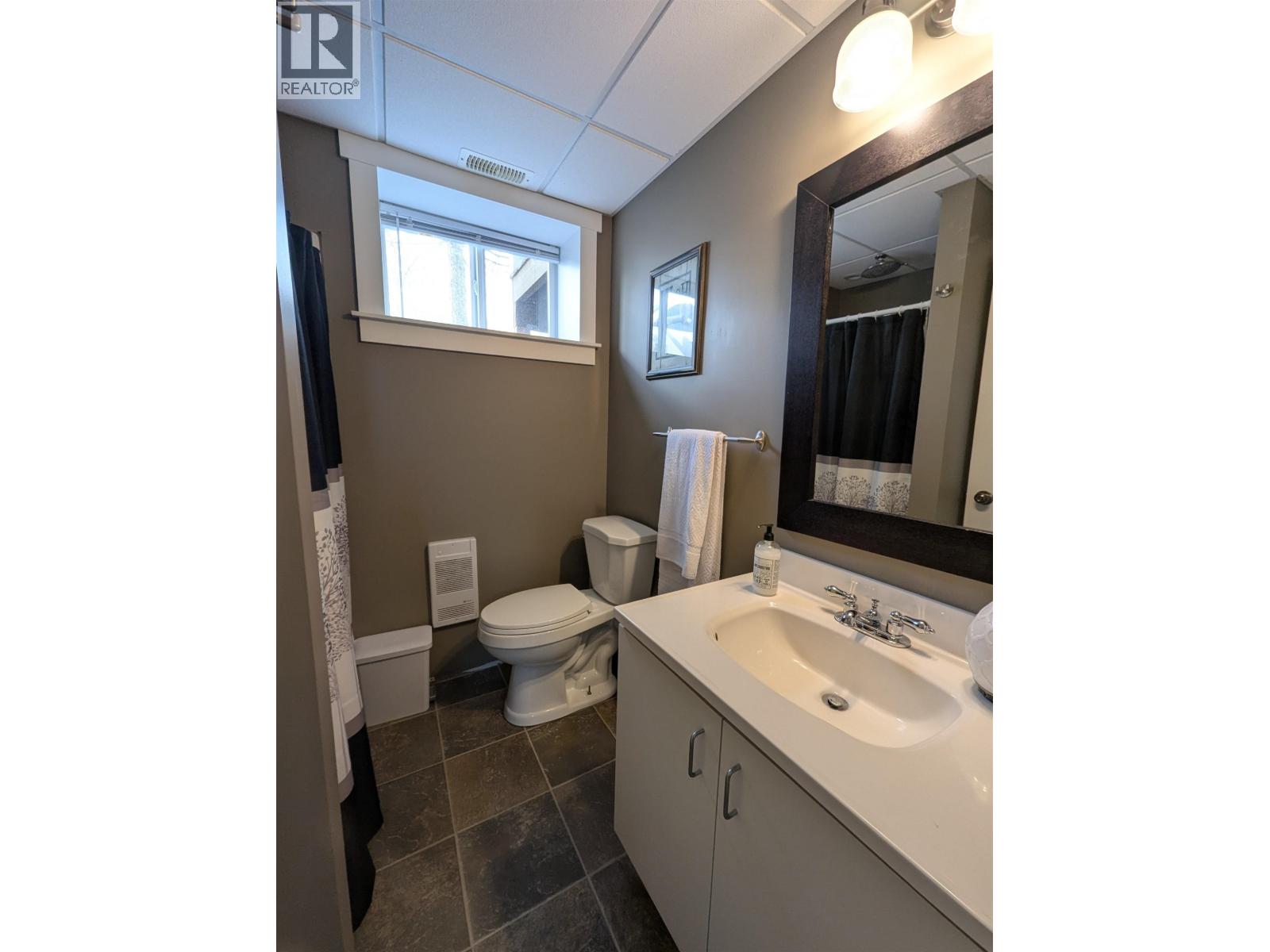 5665 HORSE LAKE ROAD - 35