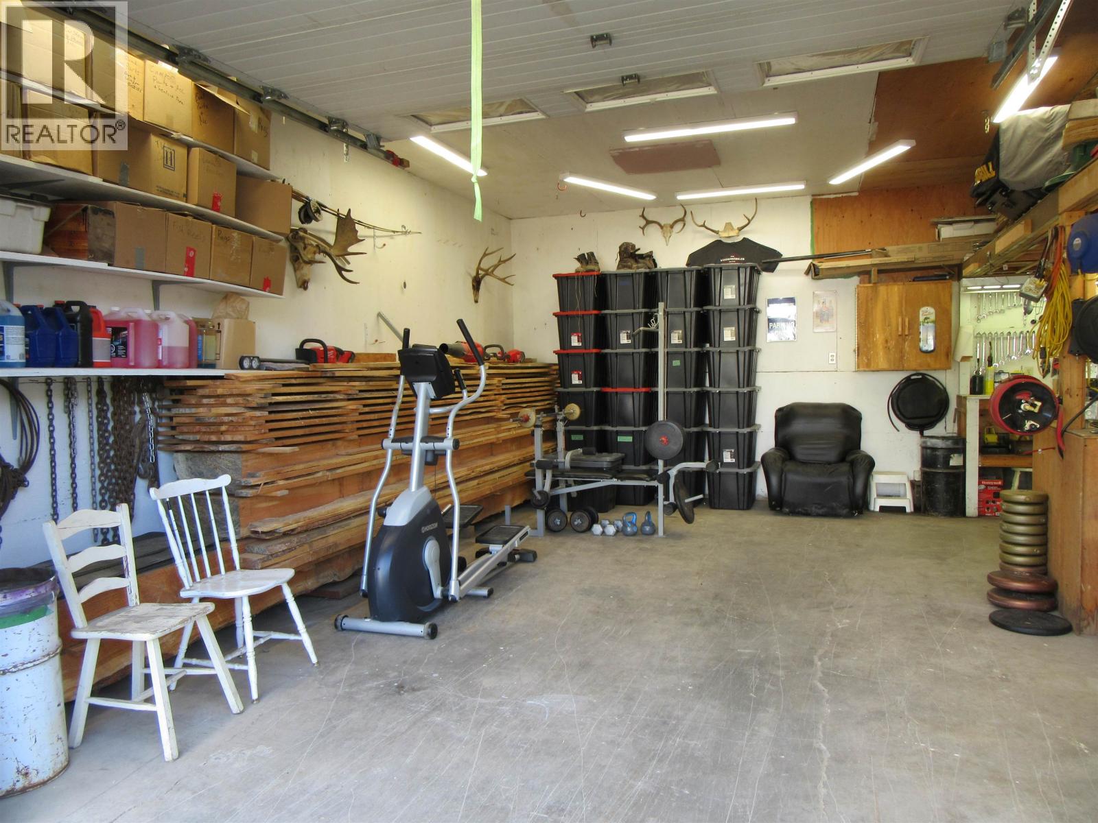 5665 HORSE LAKE ROAD - 14