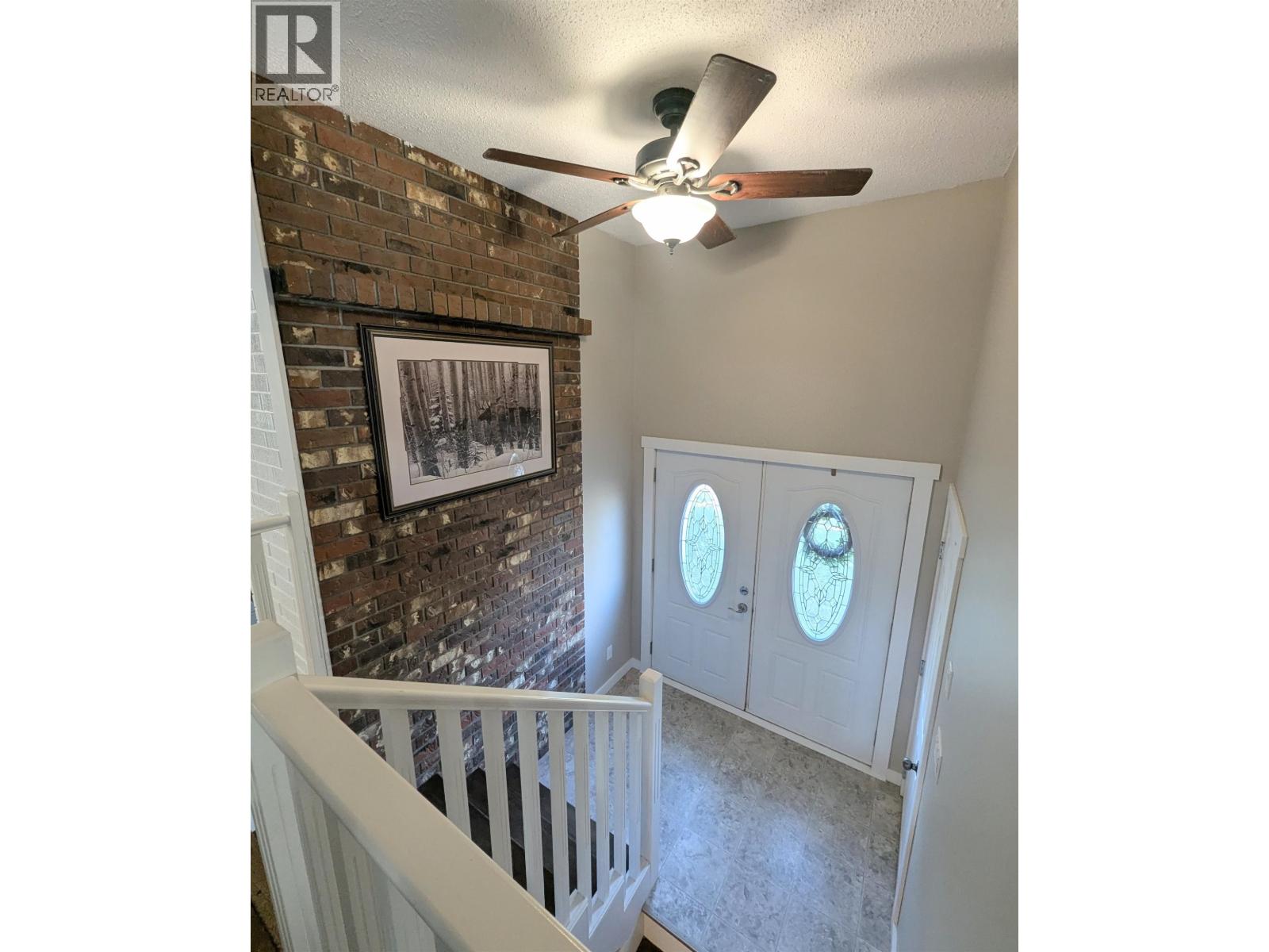 5665 HORSE LAKE ROAD - 19