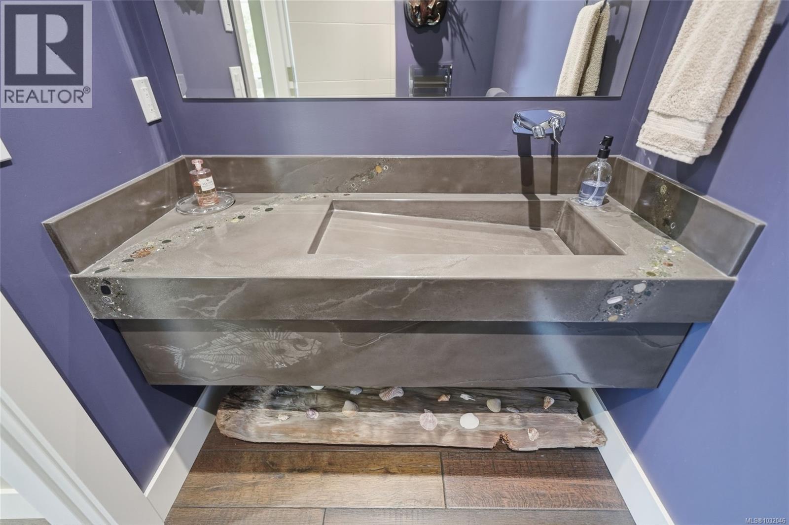 1381 MARINA WAY - 31