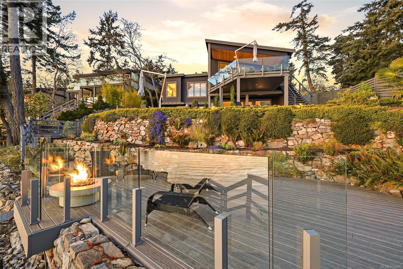 1381 MARINA WAY - 44