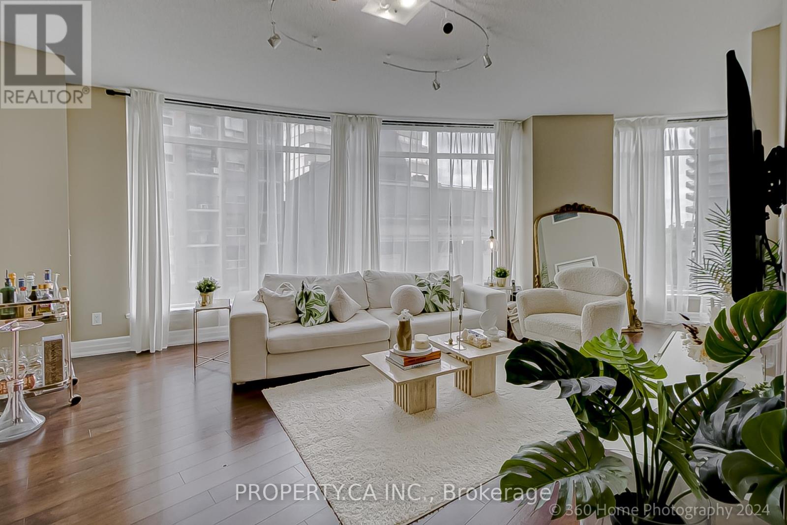 #702 8 SCOLLARD STREET - 1