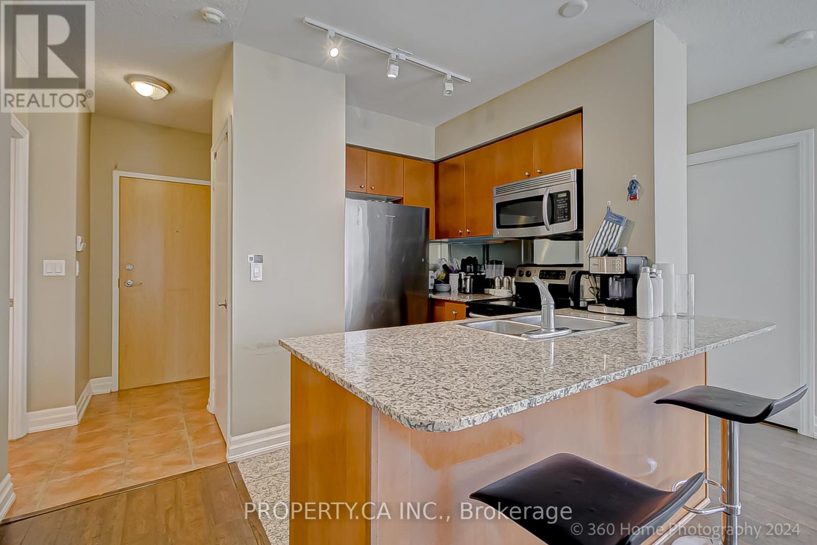 #702 8 SCOLLARD STREET - 10