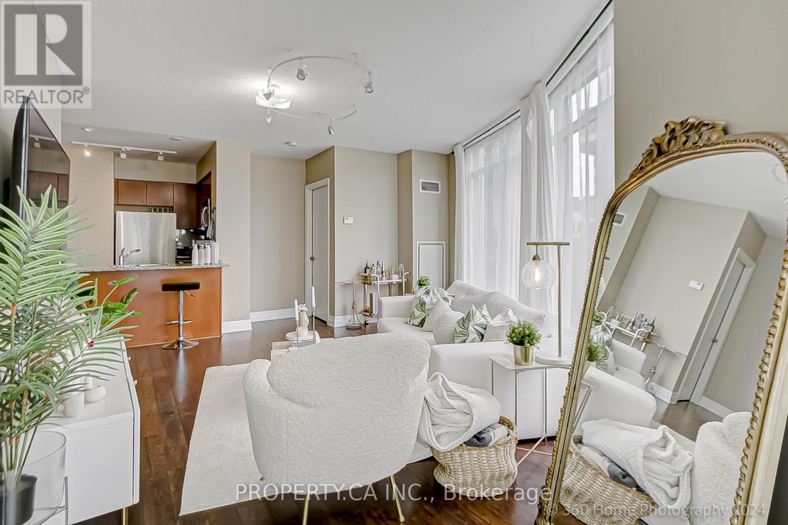 #702 8 SCOLLARD STREET - 15