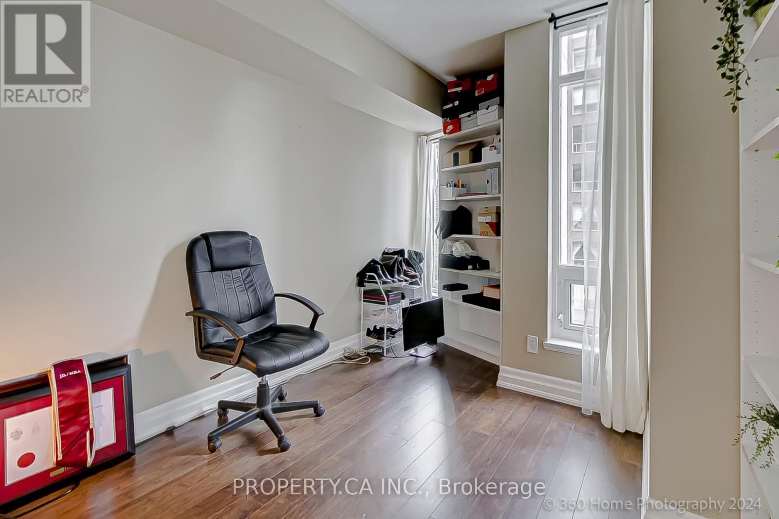 #702 8 SCOLLARD STREET - 19