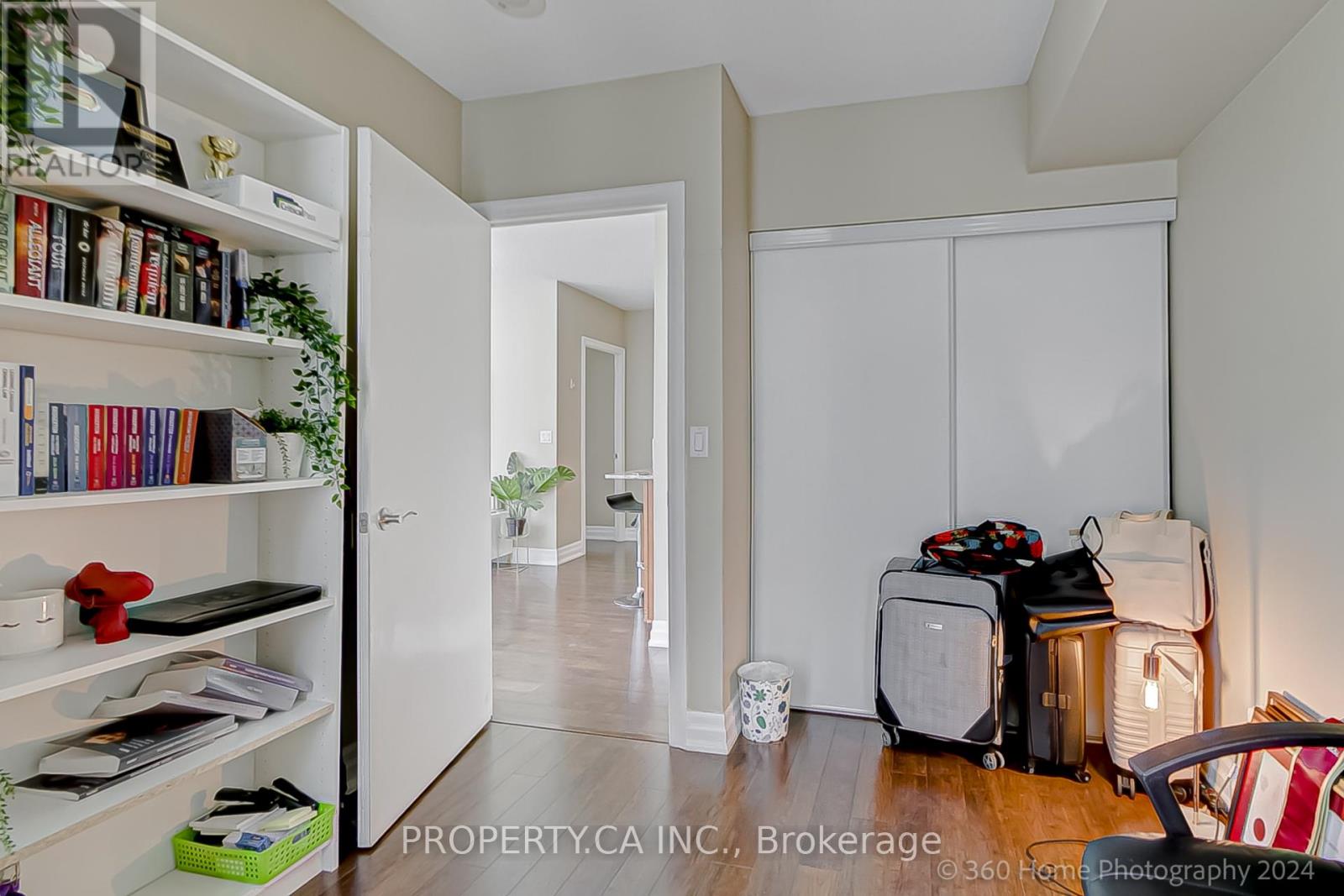 #702 8 SCOLLARD STREET - 20