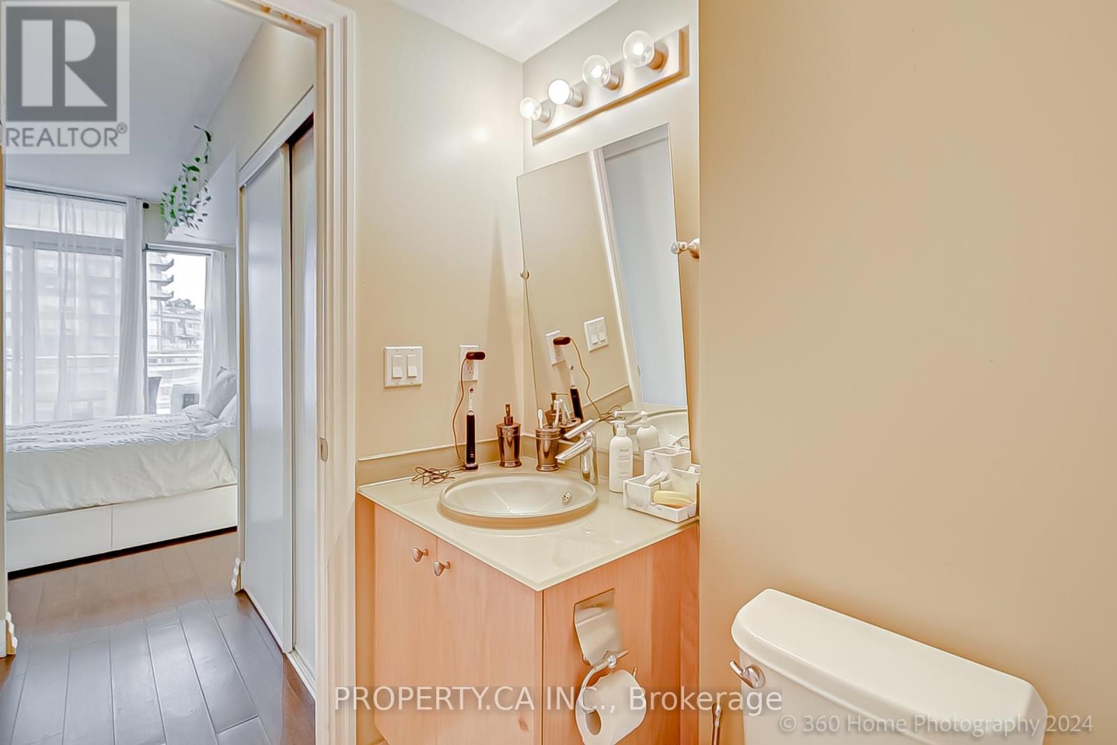 #702 8 SCOLLARD STREET - 7