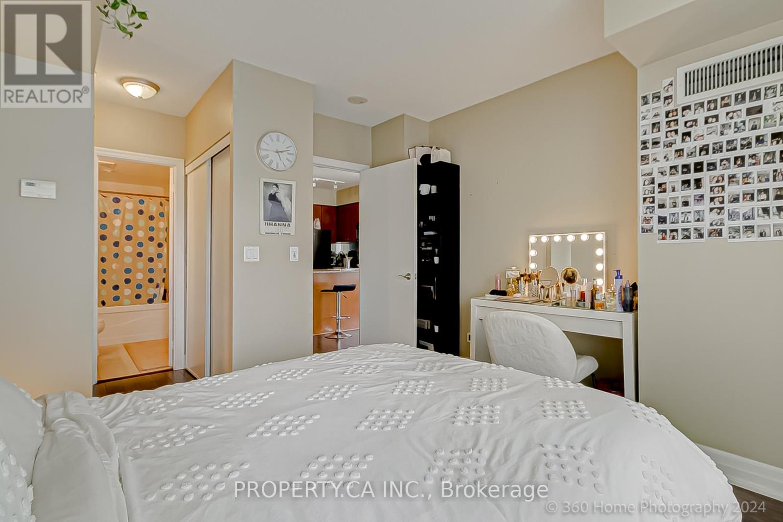 #702 8 SCOLLARD STREET - 8