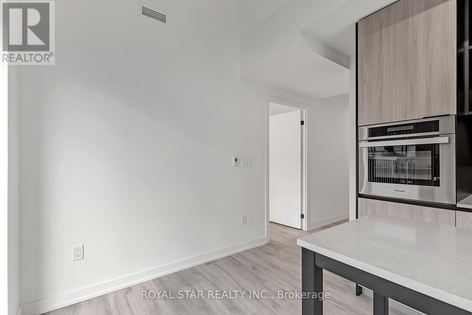 #PH04 2 AUGUSTA AVENUE - 11