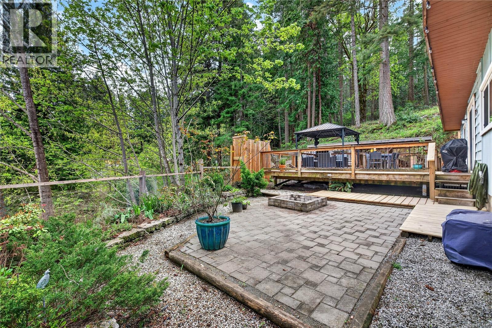 1465 NORTH END RD - 18