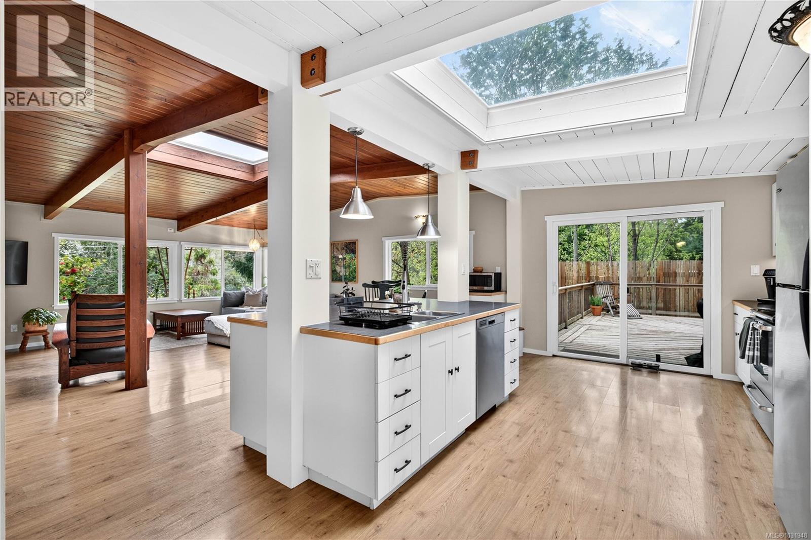 1465 NORTH END RD - Image 2