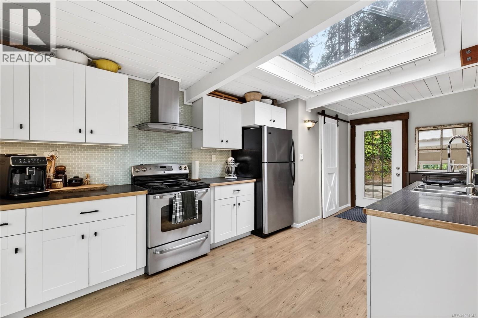 1465 NORTH END RD - 4