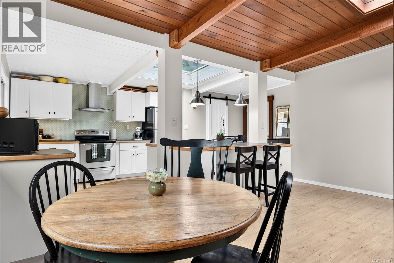 1465 NORTH END RD - 8