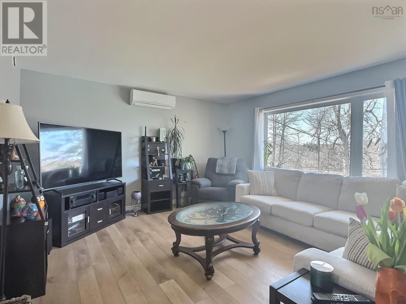 Property 7 of 21 of 1178 1 Highway