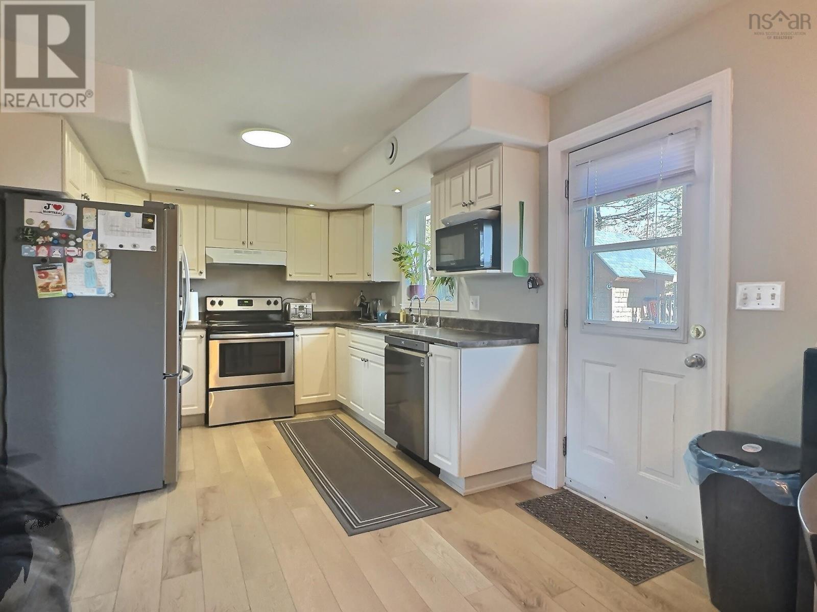 Property 6 of 21 of 1178 1 Highway