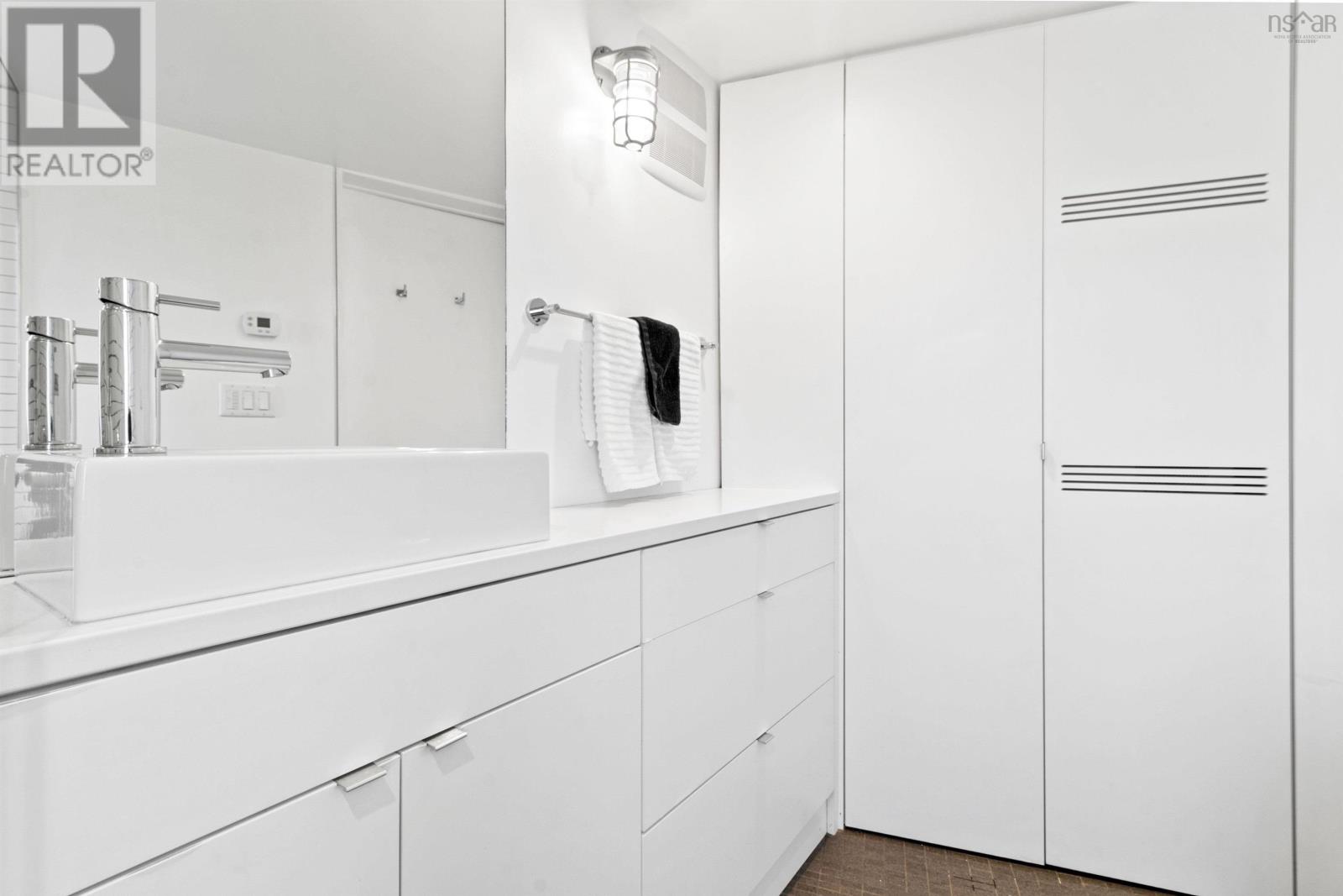 Property 42 of 46 of 120 Net Yard Lane