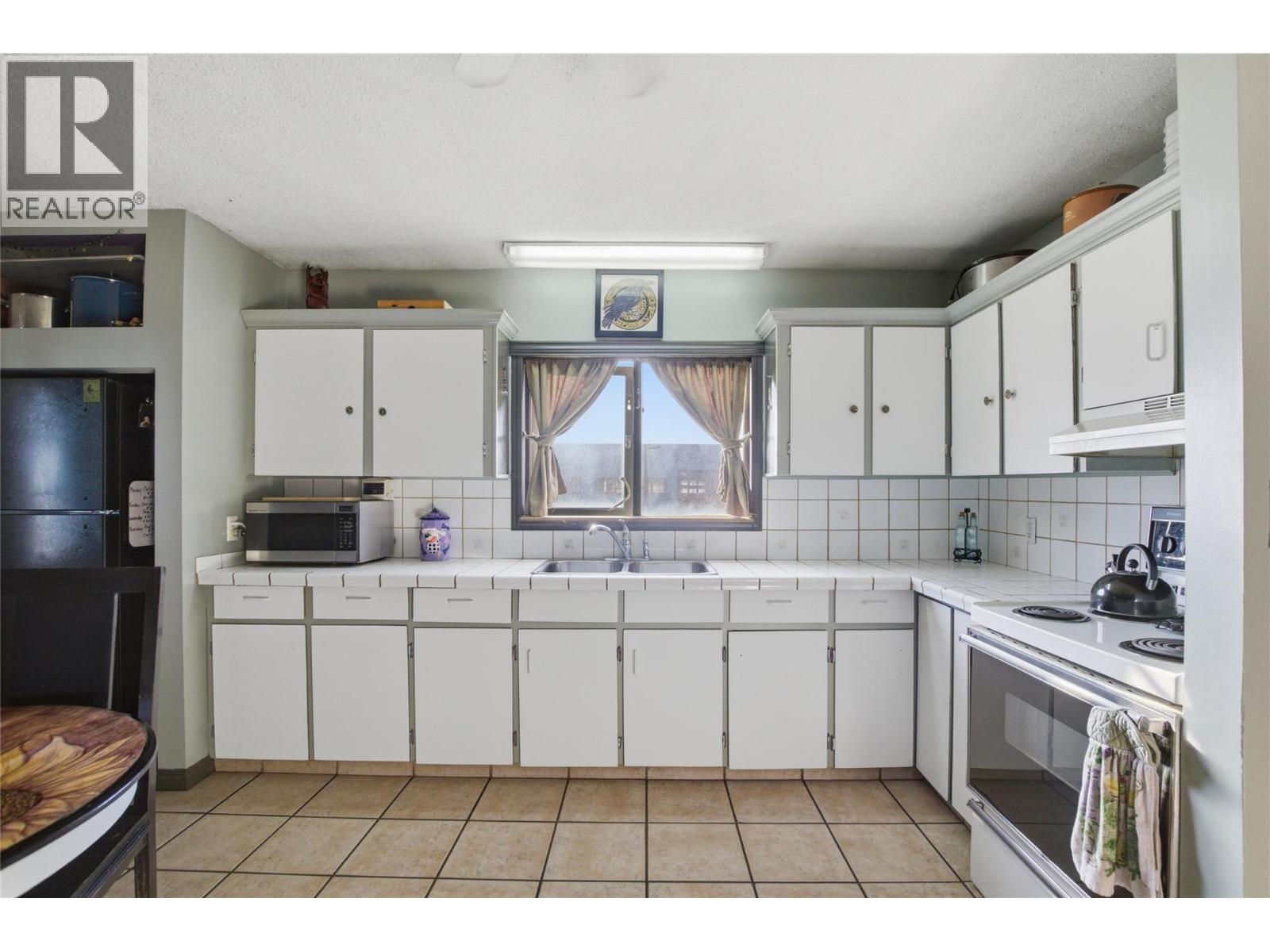 2287 GRANITE AVENUE - 13