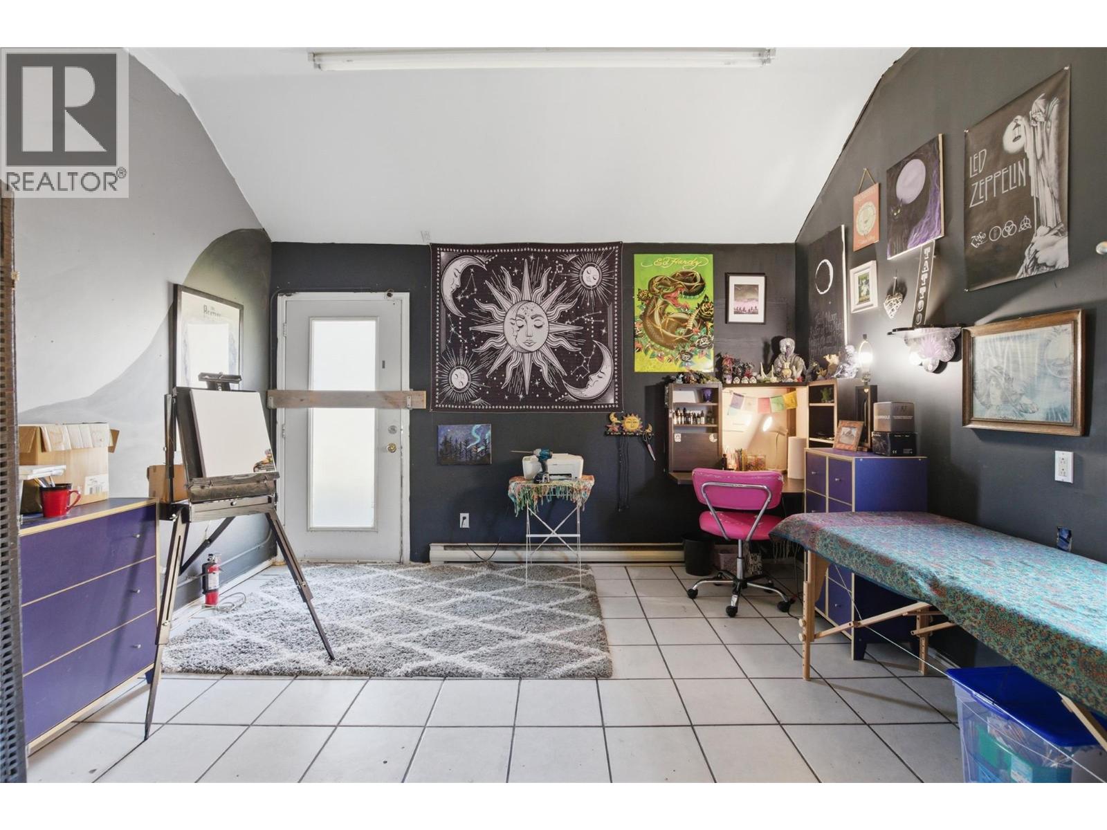 2287 GRANITE AVENUE - 21