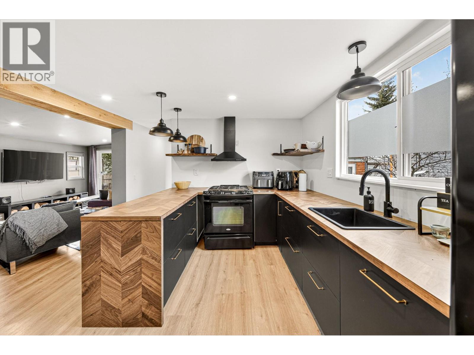 #F6 60 COKATO ROAD - 44