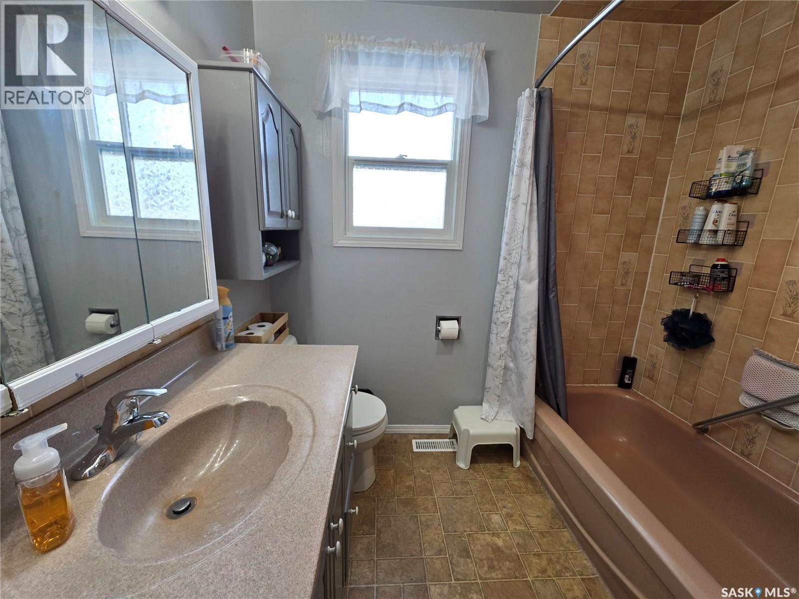 520 Dennis STREET — photo 13