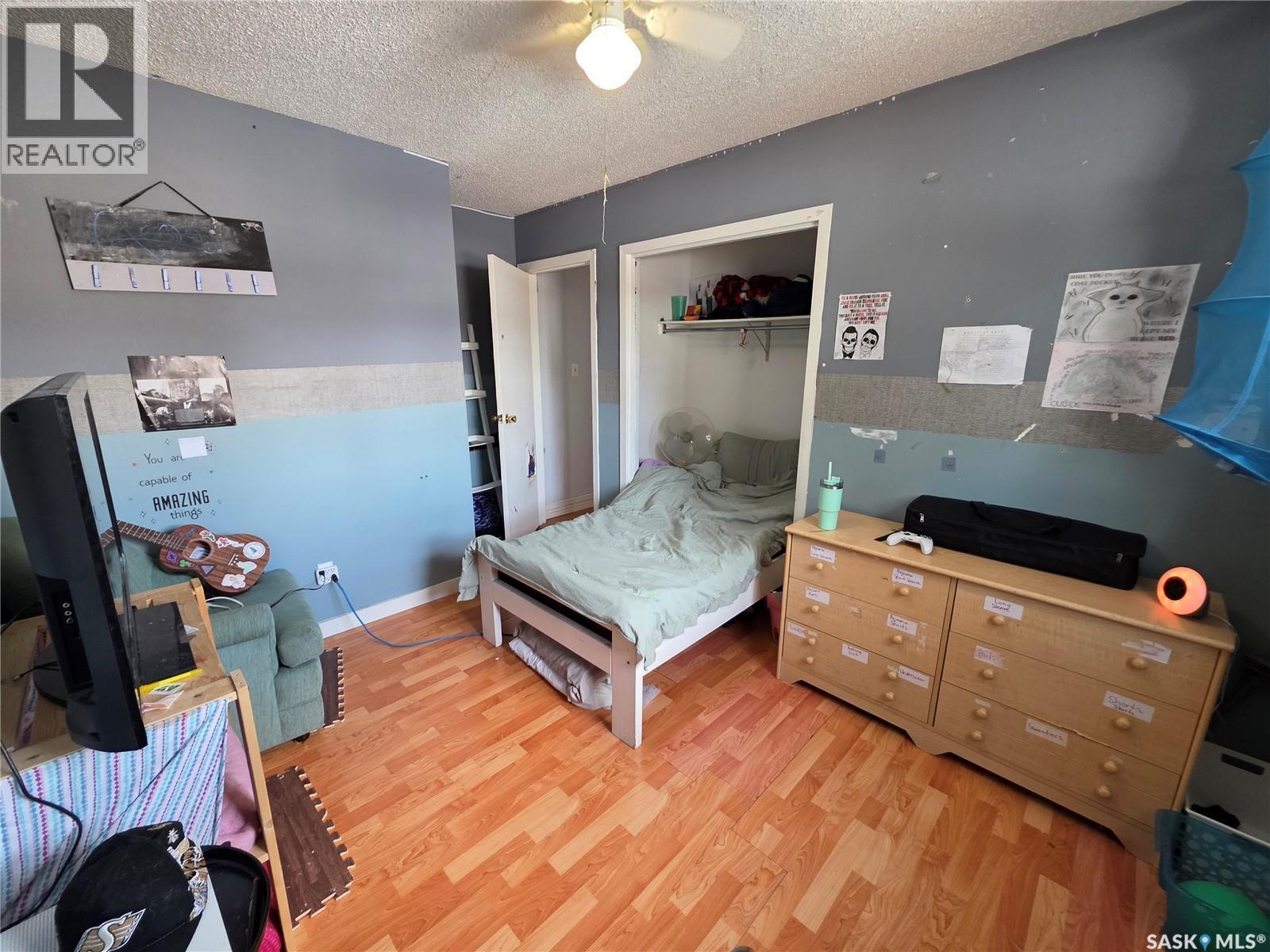 520 Dennis STREET — photo 16