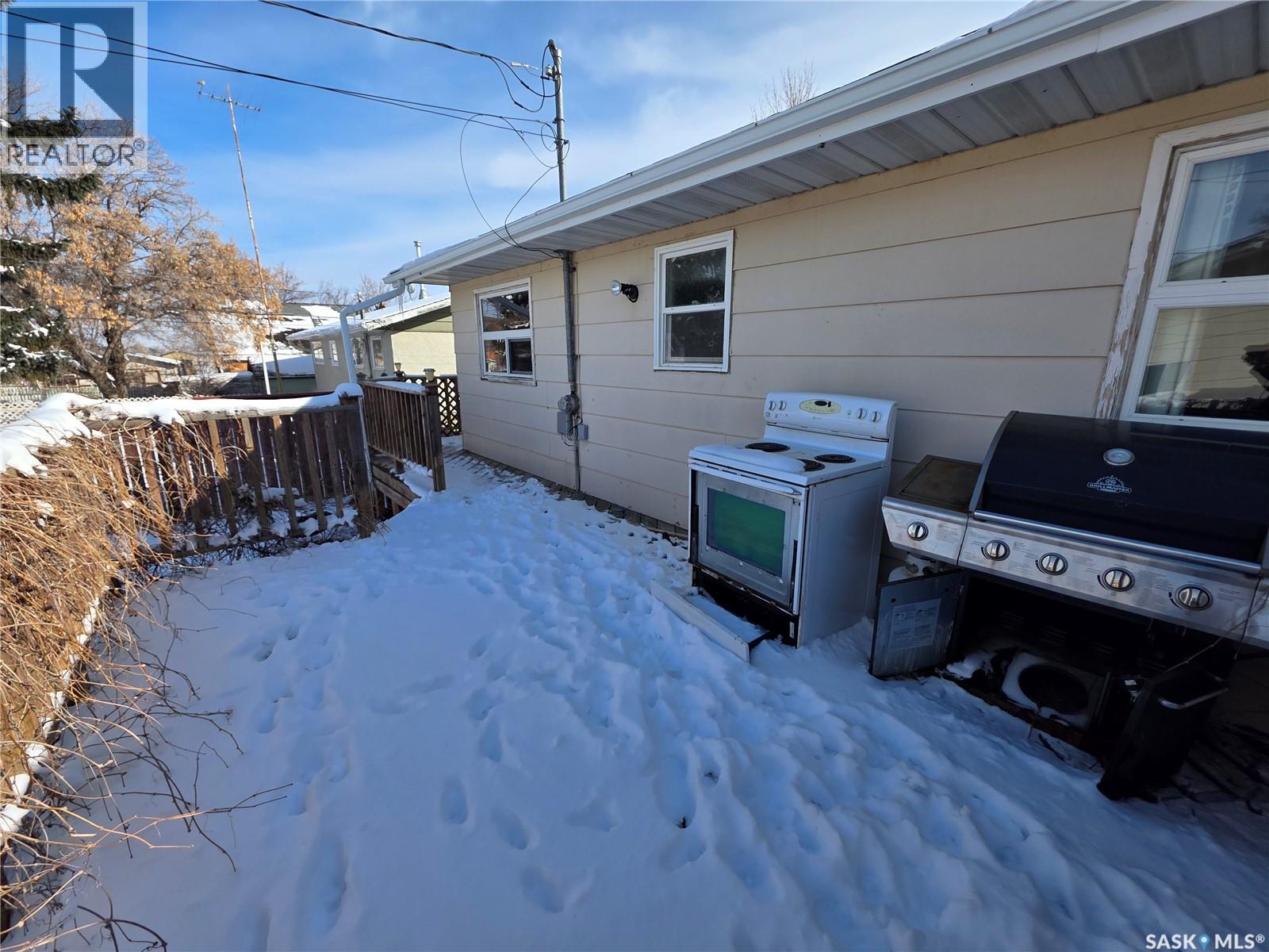 520 Dennis STREET — photo 35