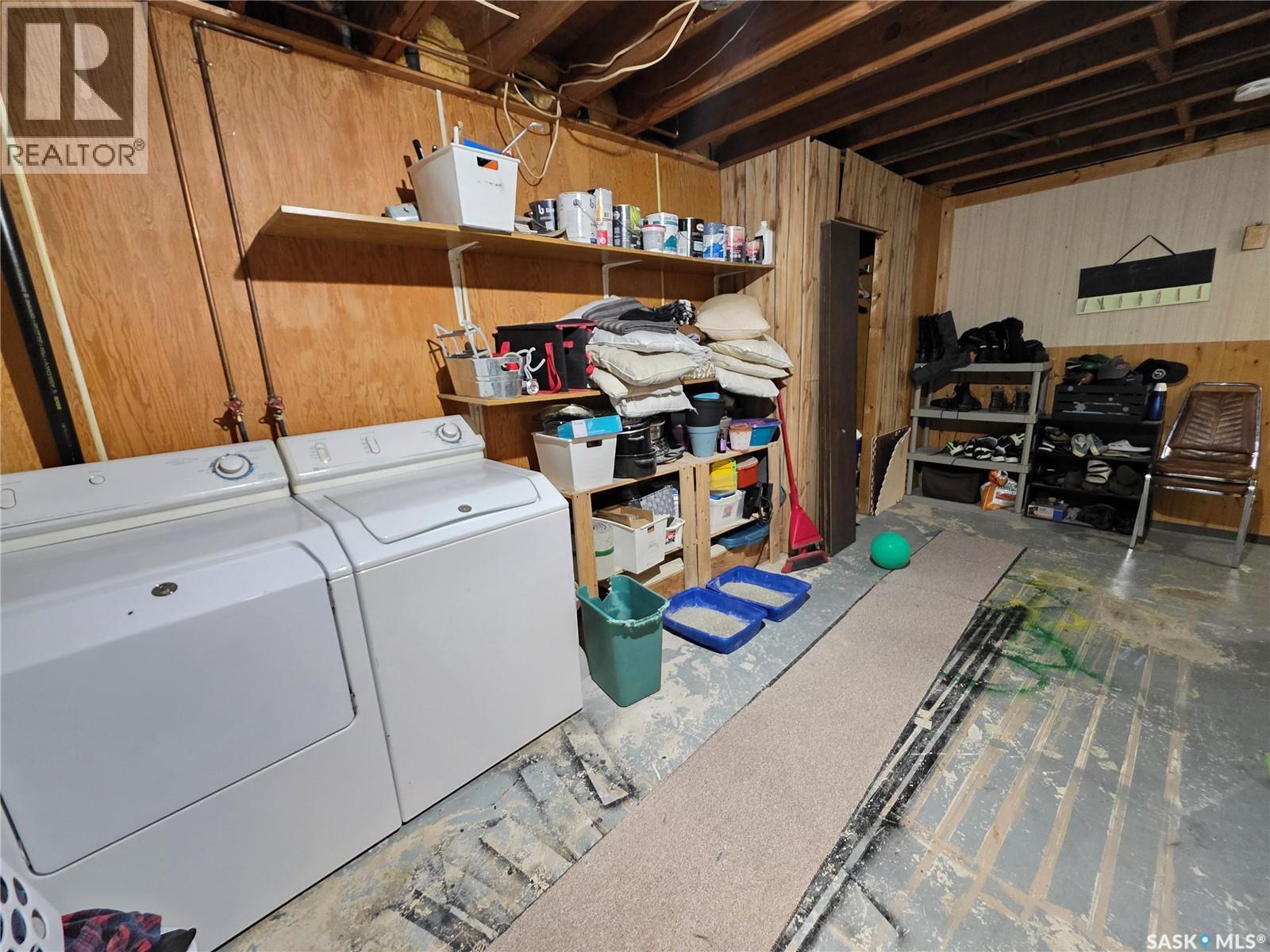 520 Dennis STREET — photo 29