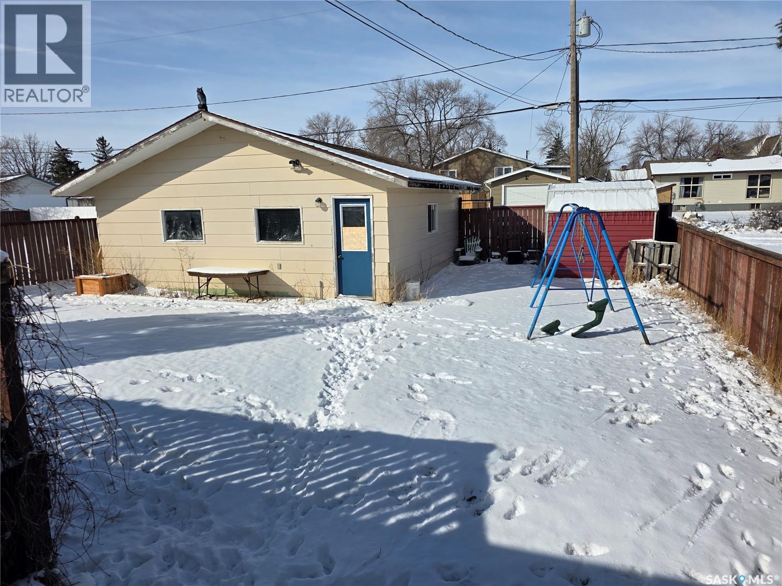 520 Dennis STREET — photo 33