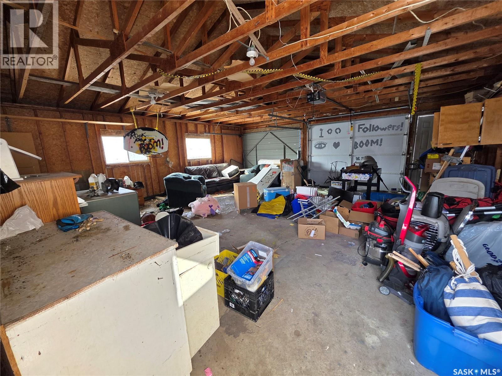 520 Dennis STREET — photo 37