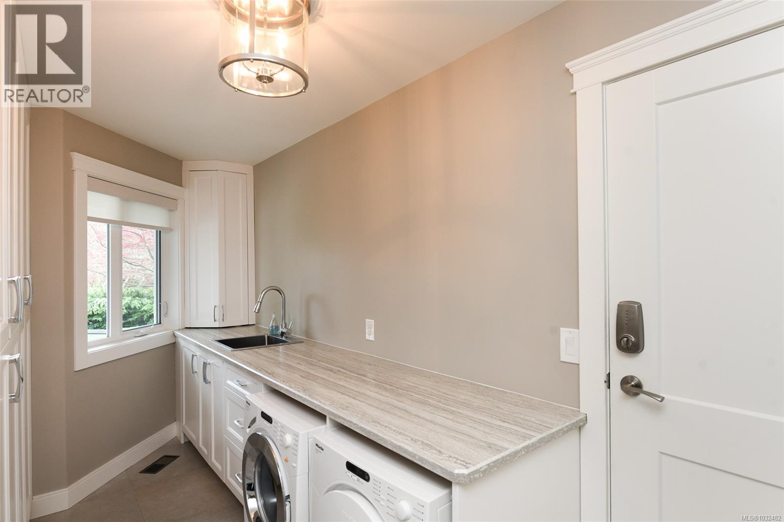 1513 JUNIPER PL - 41