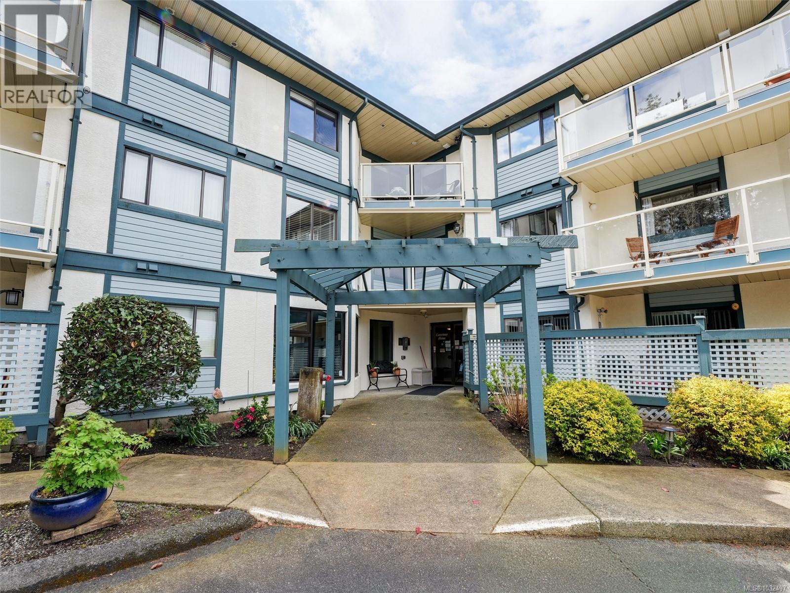 208 651 Jolly Place, Saanich