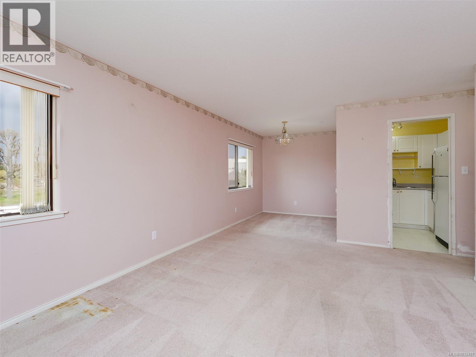 208 651 Jolly Place, Saanich