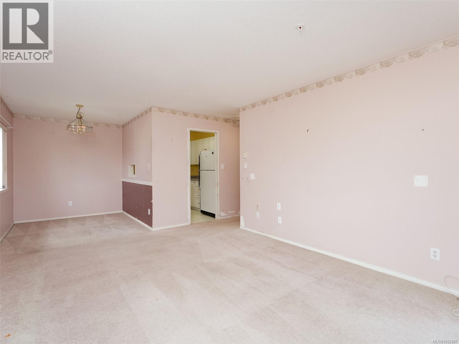 208 651 Jolly Place, Saanich