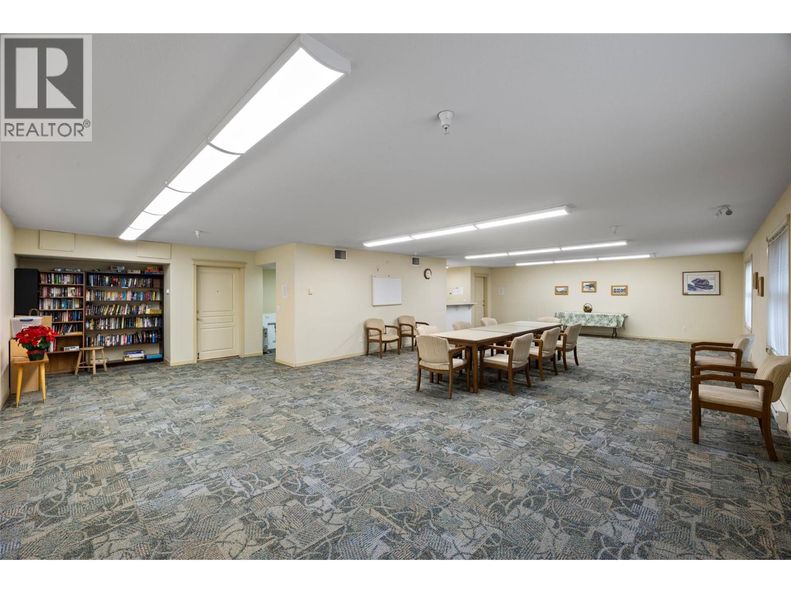#203 490 LORNE Street - 31