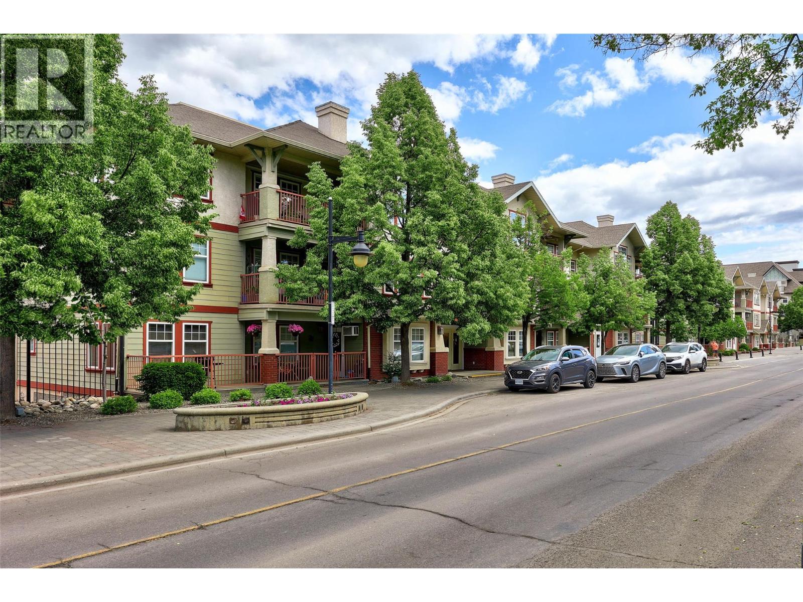 #203 490 LORNE Street - 37