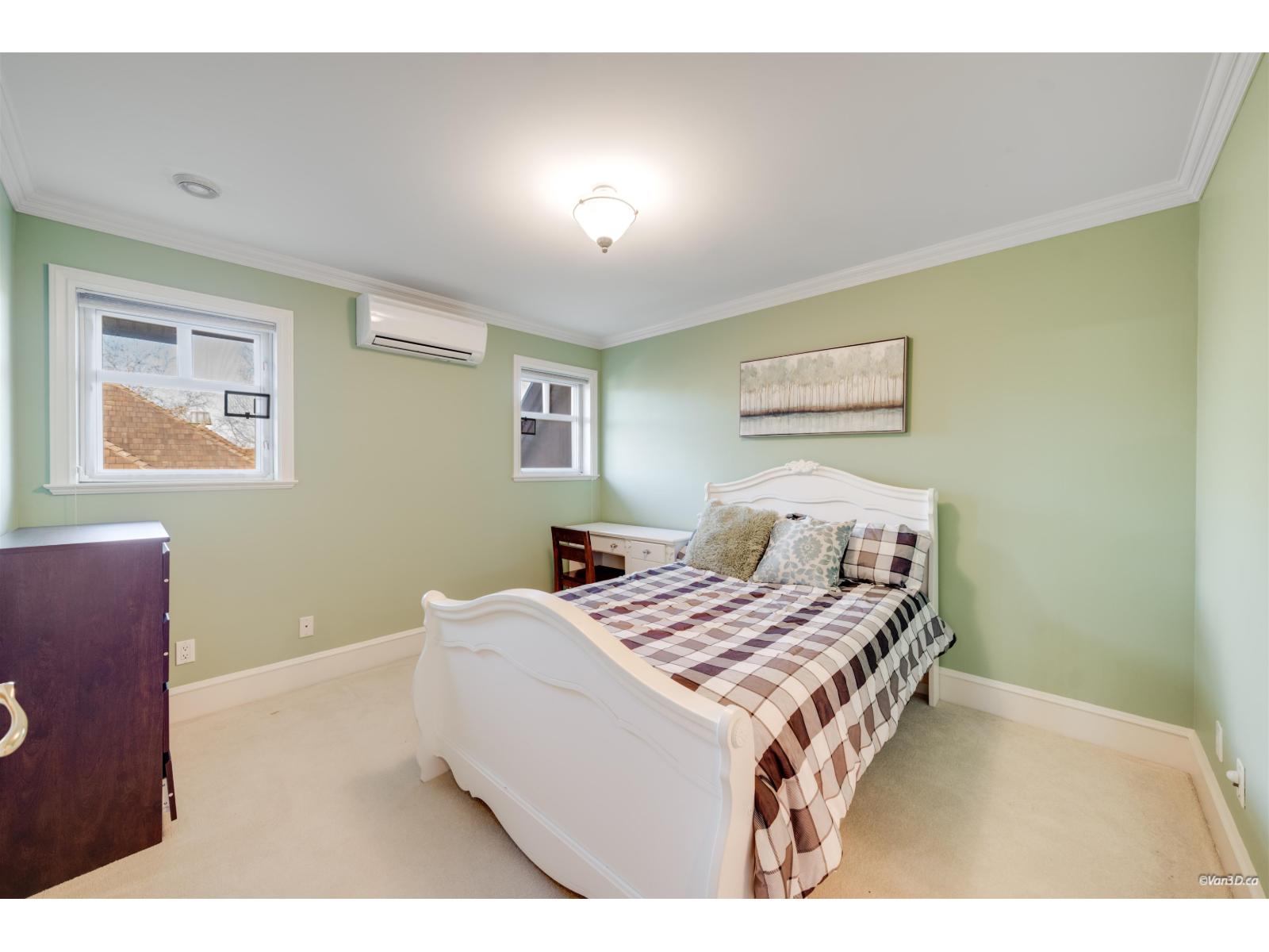 15783 COLLINGWOOD CRESCENT