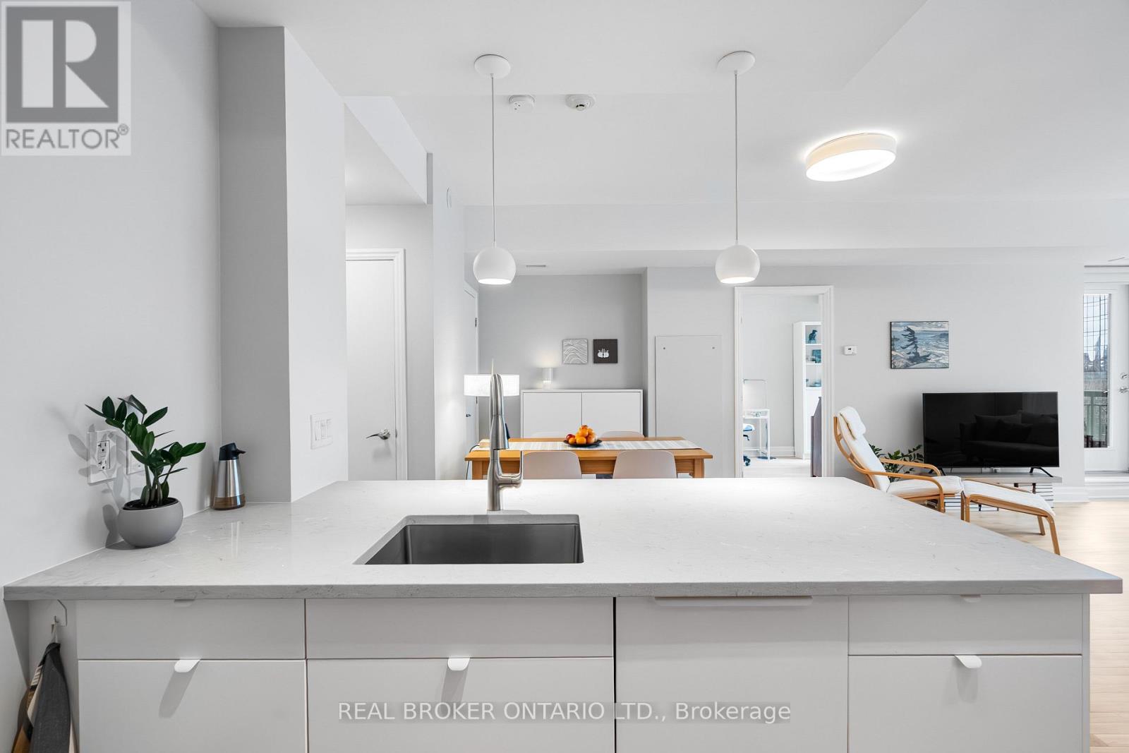 810 - 235 KENT STREET — photo 17