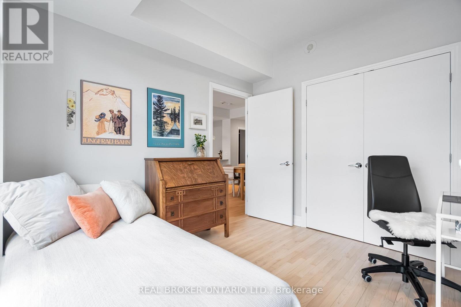 810 - 235 KENT STREET — photo 32