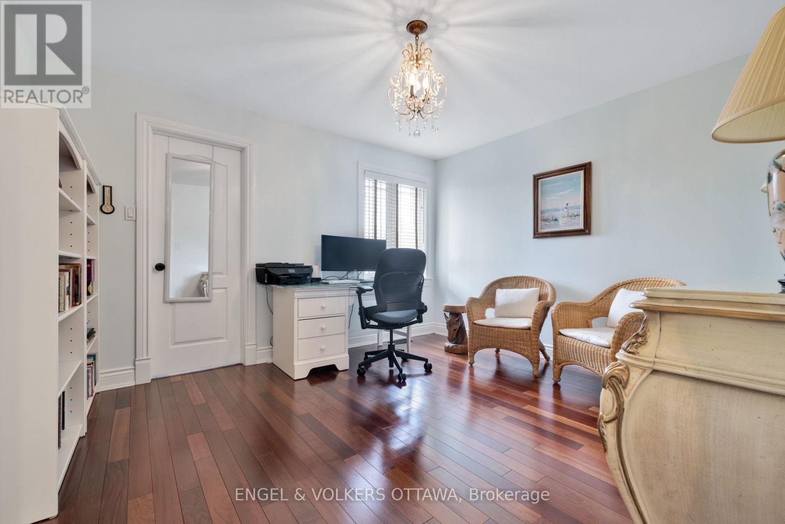 453 RAHUL CRESCENT — photo 33