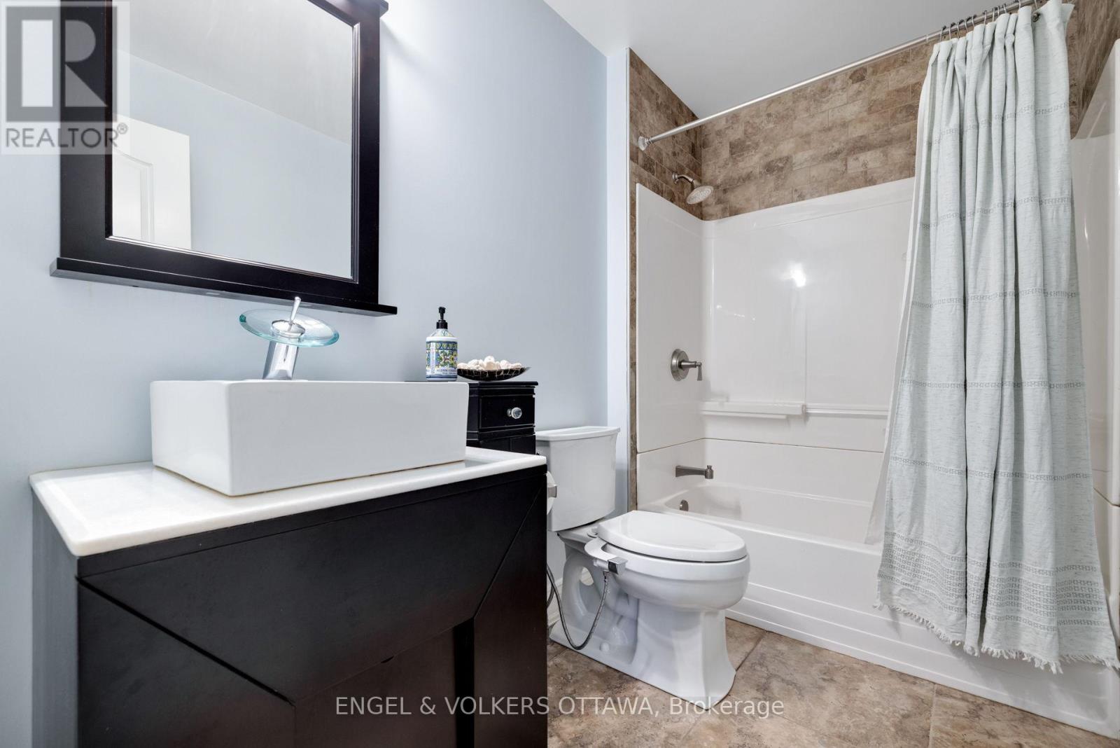 453 RAHUL CRESCENT — photo 34