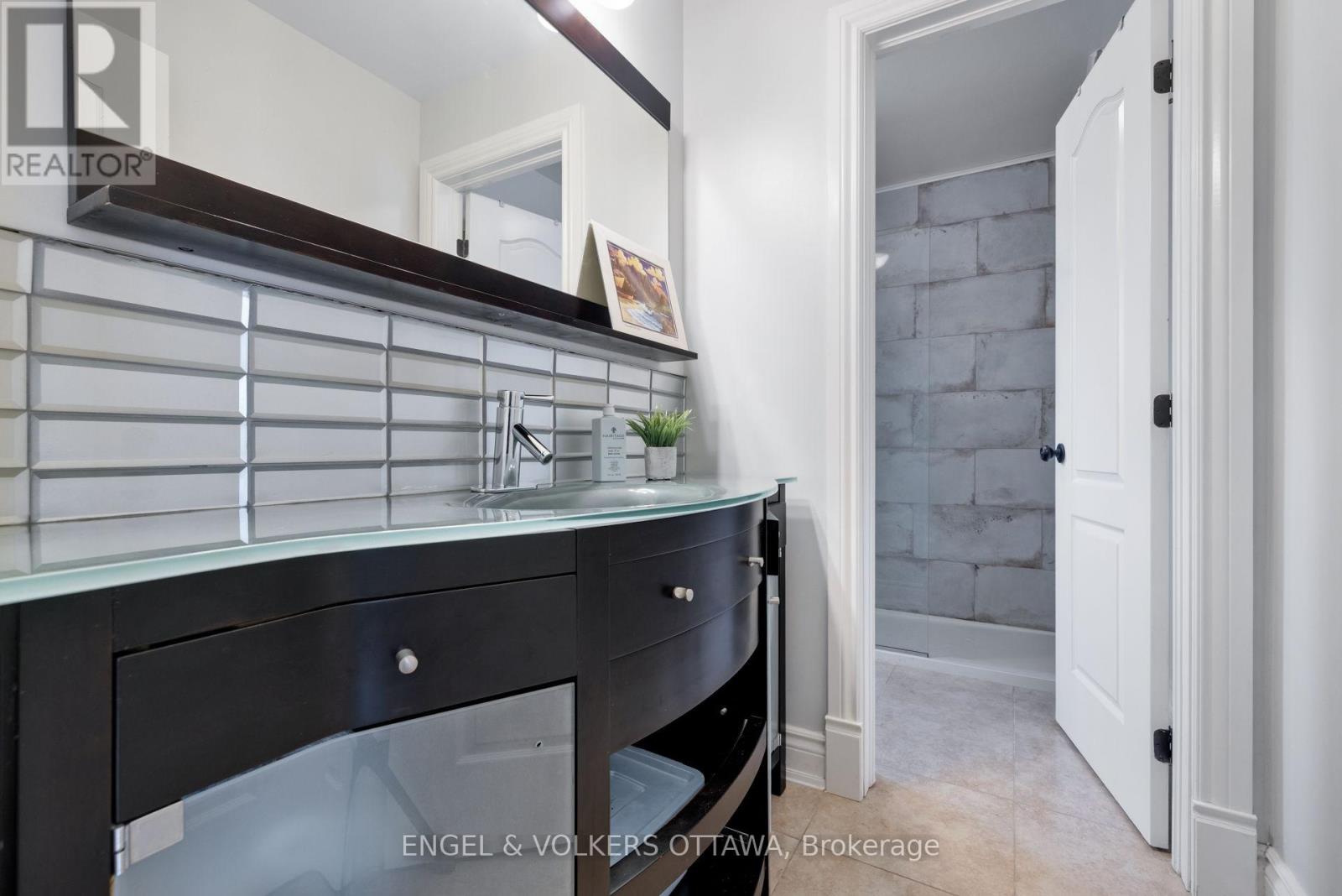 453 RAHUL CRESCENT — photo 36