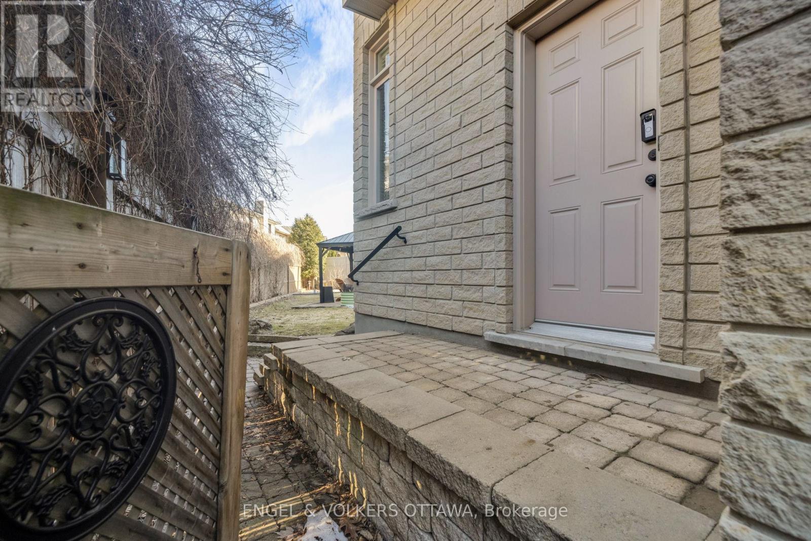 453 RAHUL CRESCENT — photo 44