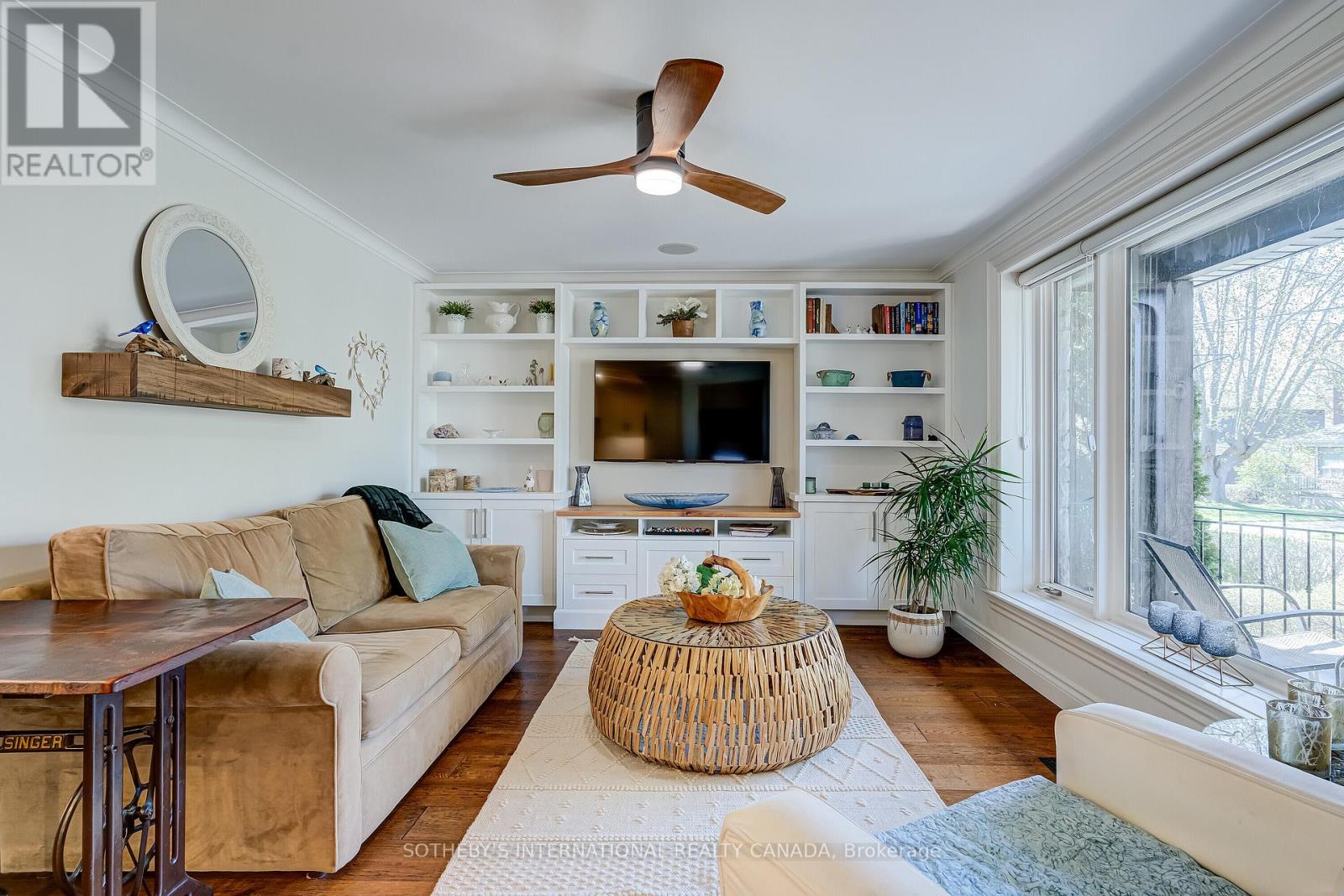 31 MAPLE AVENUE N - 9