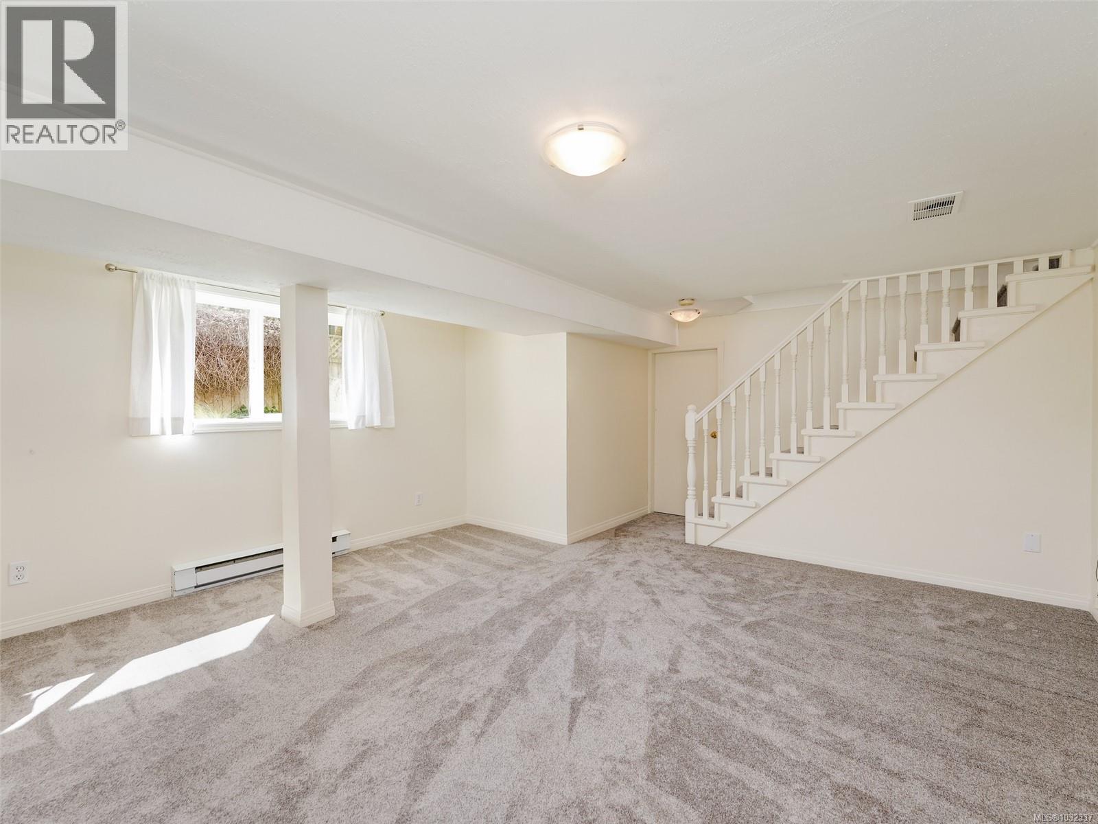  945 Falkland Road, Oak Bay