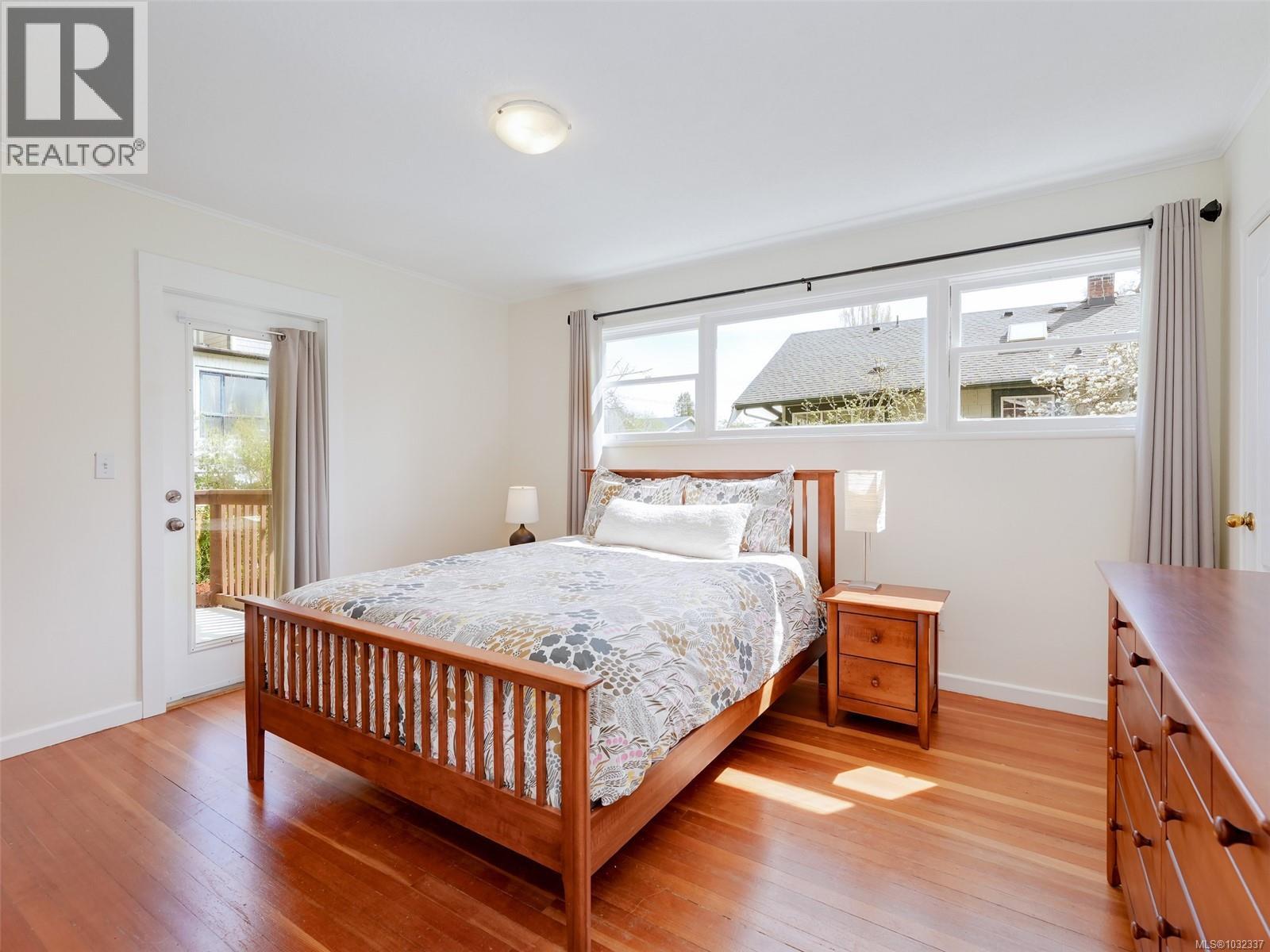  945 Falkland Road, Oak Bay